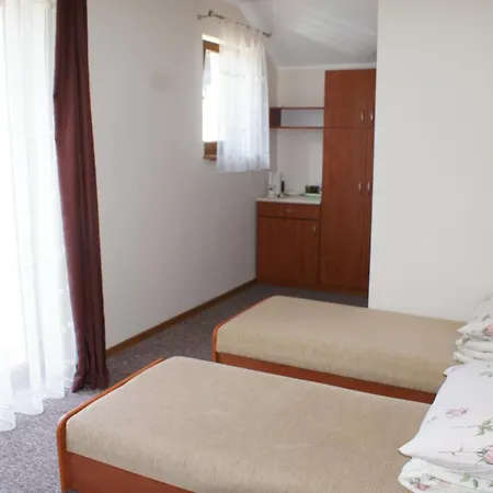 Amiro Πανσιόν 3*