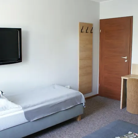 Amiro Πανσιόν 3*